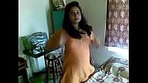 free молодая индийская бхабхи в постели со своим офисным коллегой video