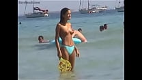 free топлесс chickop video
