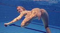 free горячая елена показывает на что она способна под водой video