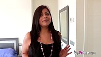 free 21 летняя маленькая латинка трахается с парнем намного старше из мадрида video