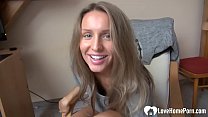 free симпатичная молодая крошка хочет чтобы вы все видели video