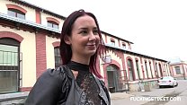 free страстная брюнетка предложила деньги от незнакомца video