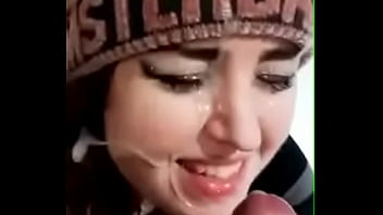 free shandy me la mama bien rico termino en su carita dos veces y se ríe video