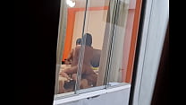 free я слежу за своими друзьями из своей комнаты рабочая поездка я не могу поверить что моя подруга изменяет своему video