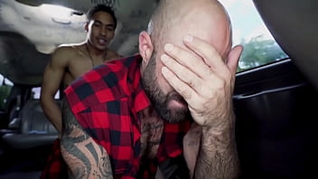 free baitbus atlas grant chupa mateo fernandez e depois leva uma surra em sua bunda peluda video