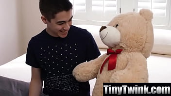 free big dick daddy doctor gives tiny twink a thick creampie tinytwink video