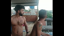 free 私の隣人と私は屋根の上でファックしに行きましたそして私たちはほとんど捕まりました davi lobo video