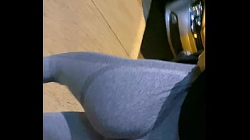 free 私はそれを我慢できずジムを去った後車の後部座席でガールフレンドの親友とセックスします私は車に乗っている彼女の本当のアマチュアを隠します video