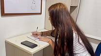 free я пользуюсь тем что моя маленькая сводная сестра занимается домашними делами чтобы отвлечь ее и жестко трахать video