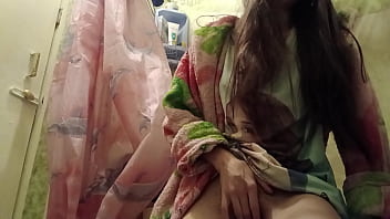 free я живу с родителями в одной комнате поэтому я запираюсь в ванной чтобы мастурбировать video