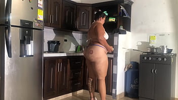 free each strong sex in the kitchen of the big ass hotel video