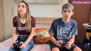 free gozei gostoso sentando no pau do meu meio irmão quando minha madrasta saiu completo no red video