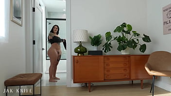 free colega de quarto com uma bunda grande engole meu pau com sua bunda e garganta roxanne roselle video