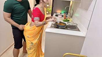 free インド人のデカ尻妻は料理中に本当に興奮する video